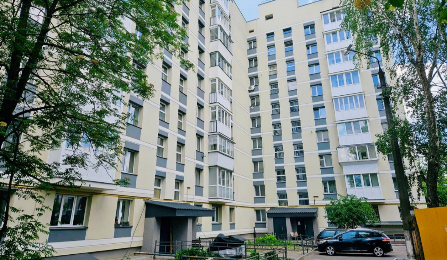 У Бучі триває капремонт пошкодженої дев'ятиповерхівки на вулиці Яблунській: фото