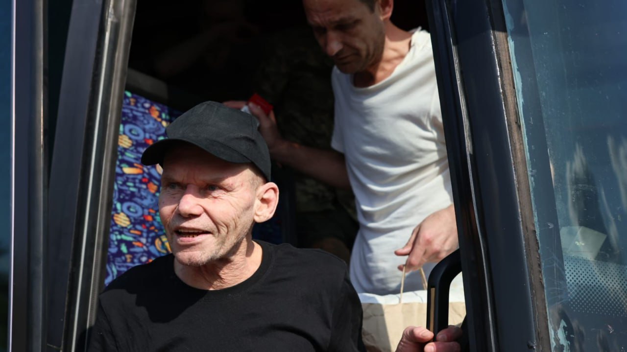З російського полону повернули важкопоранених і хворих військових: фото