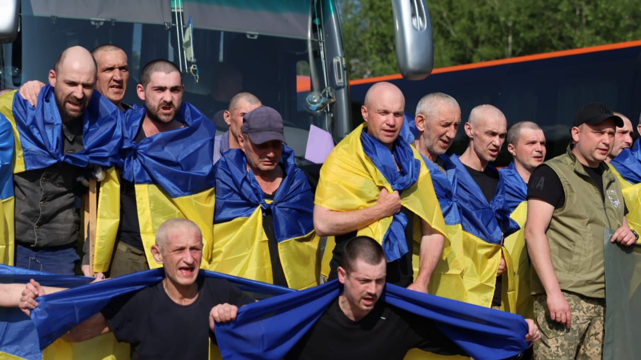 З російського полону повернули важкопоранених і хворих військових: фото