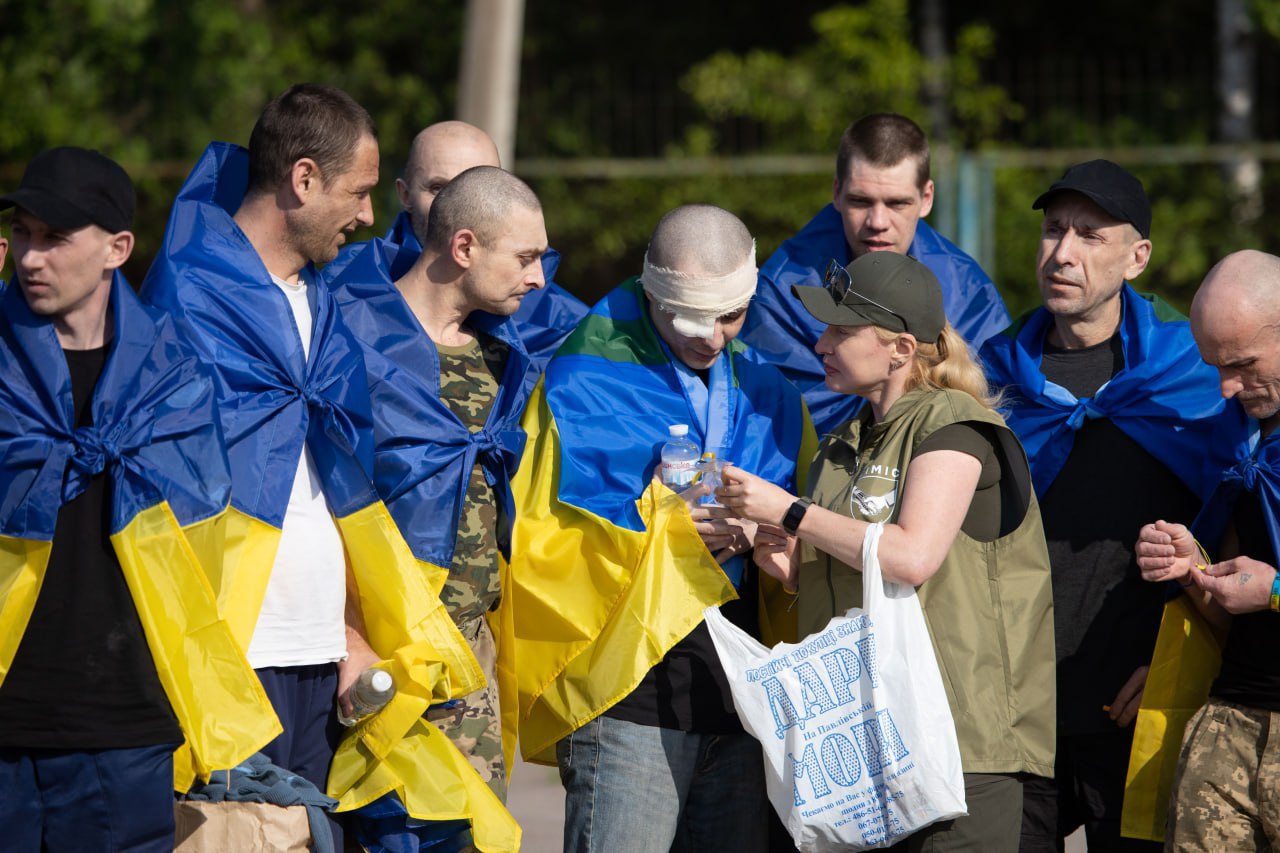 З російського полону повернули важкопоранених і хворих військових: фото