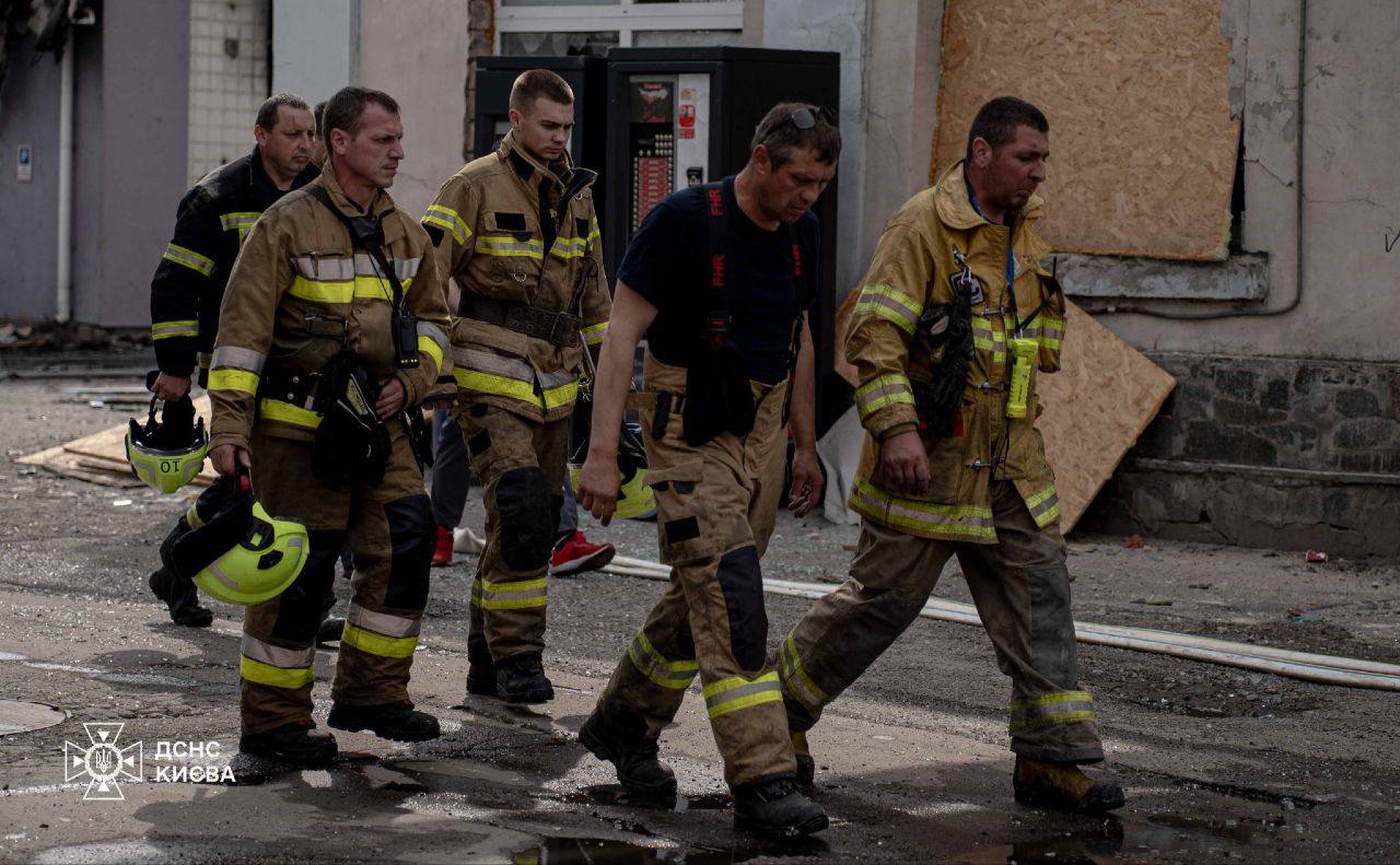 У Києві завершили ліквідацію наслідків масованого обстрілу 10 червня: фото