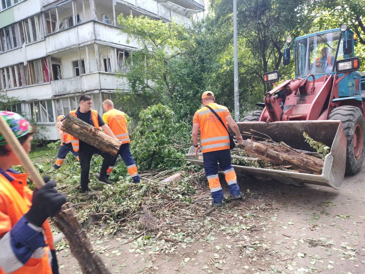 У Києві відновлюють транспортну інфраструктуру, пошкоджену під час атаки 17 червня 2025 року
