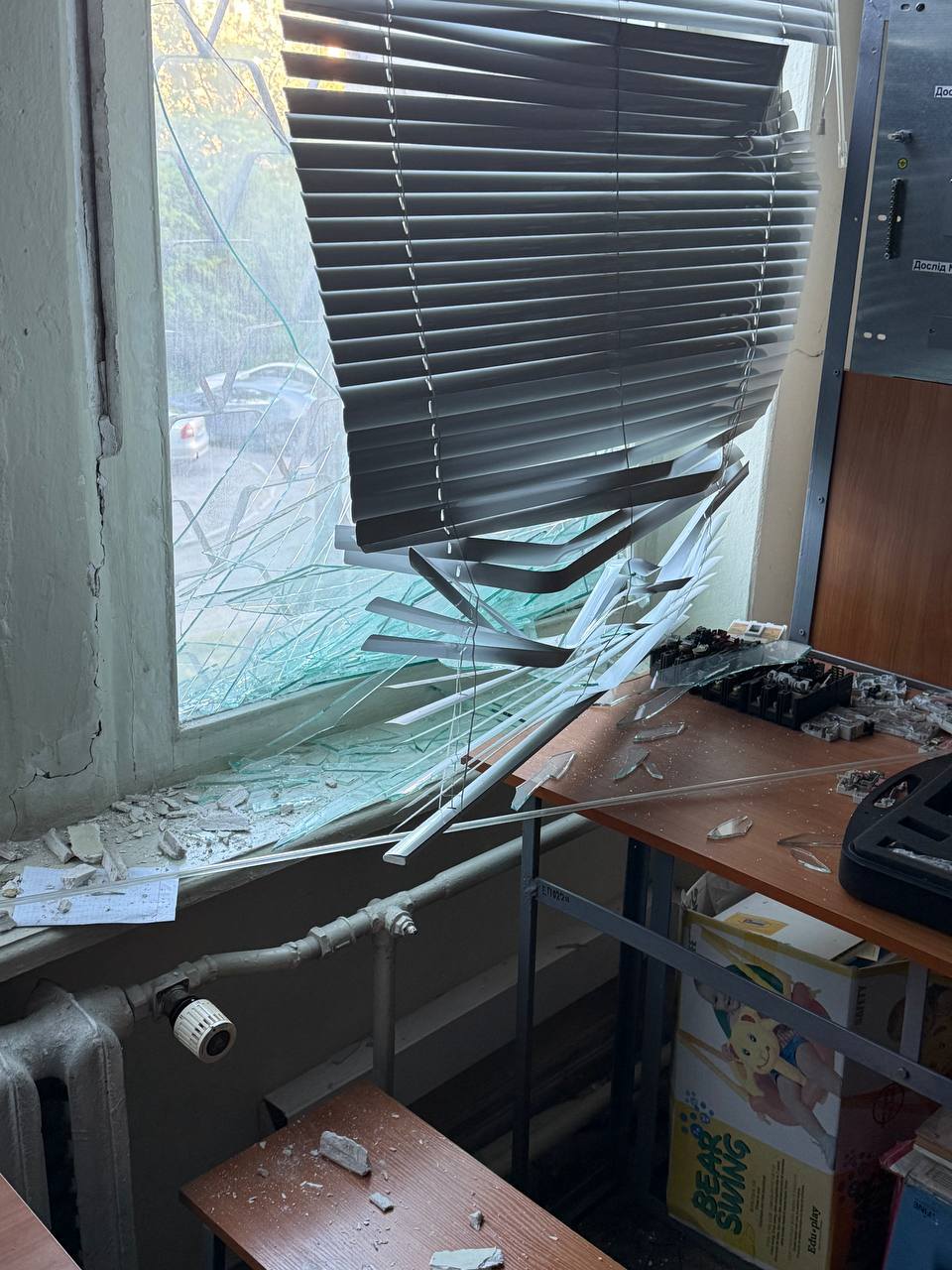 Внаслідок нічної ракетно-дронової атаки на Київ постраждав кампус КПІ: фото