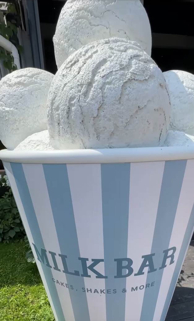 Морозивний корнер від Milk Bar