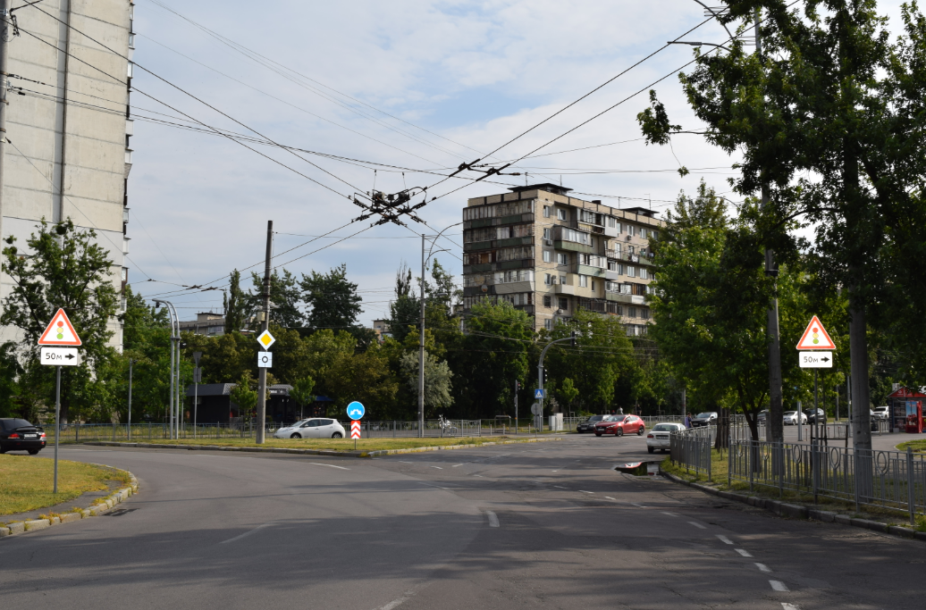 На Лісовому проспекті облаштували новий безбар’єрний пішохідний перехід: фото