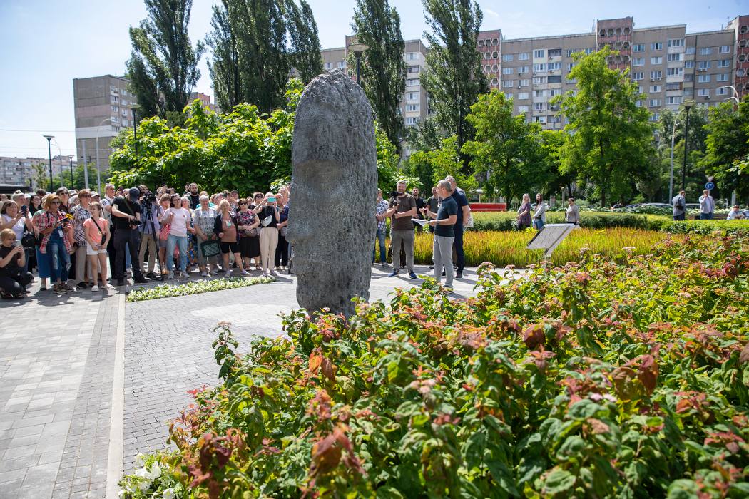 На Оболоні у Києві відкрили артоб’єкт на честь воїнів ТрО: фото