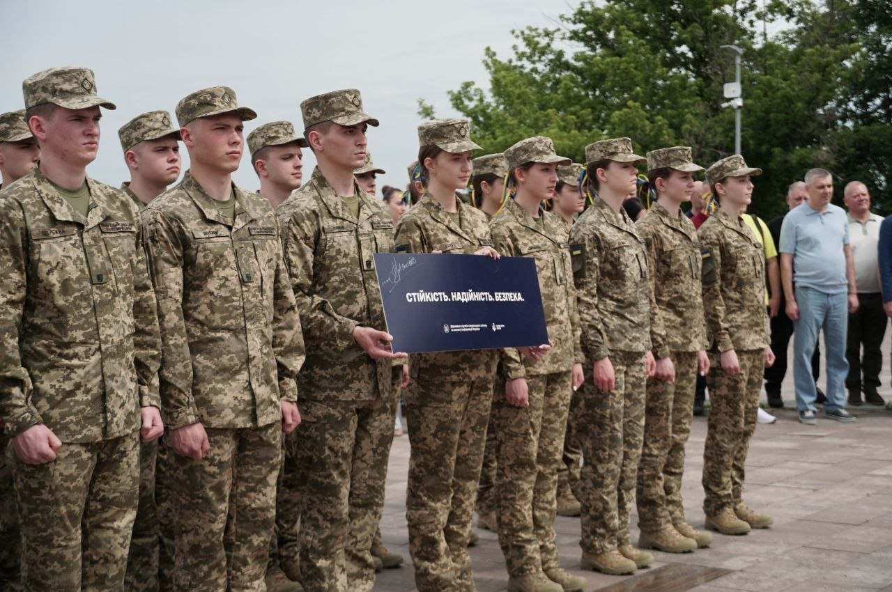 На Алеї захисників у Києві відкрили пам’ятний знак на честь Держспецзв’язку: фото