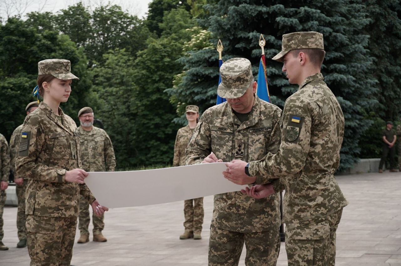 На Алеї захисників у Києві відкрили пам’ятний знак на честь Держспецзв’язку: фото