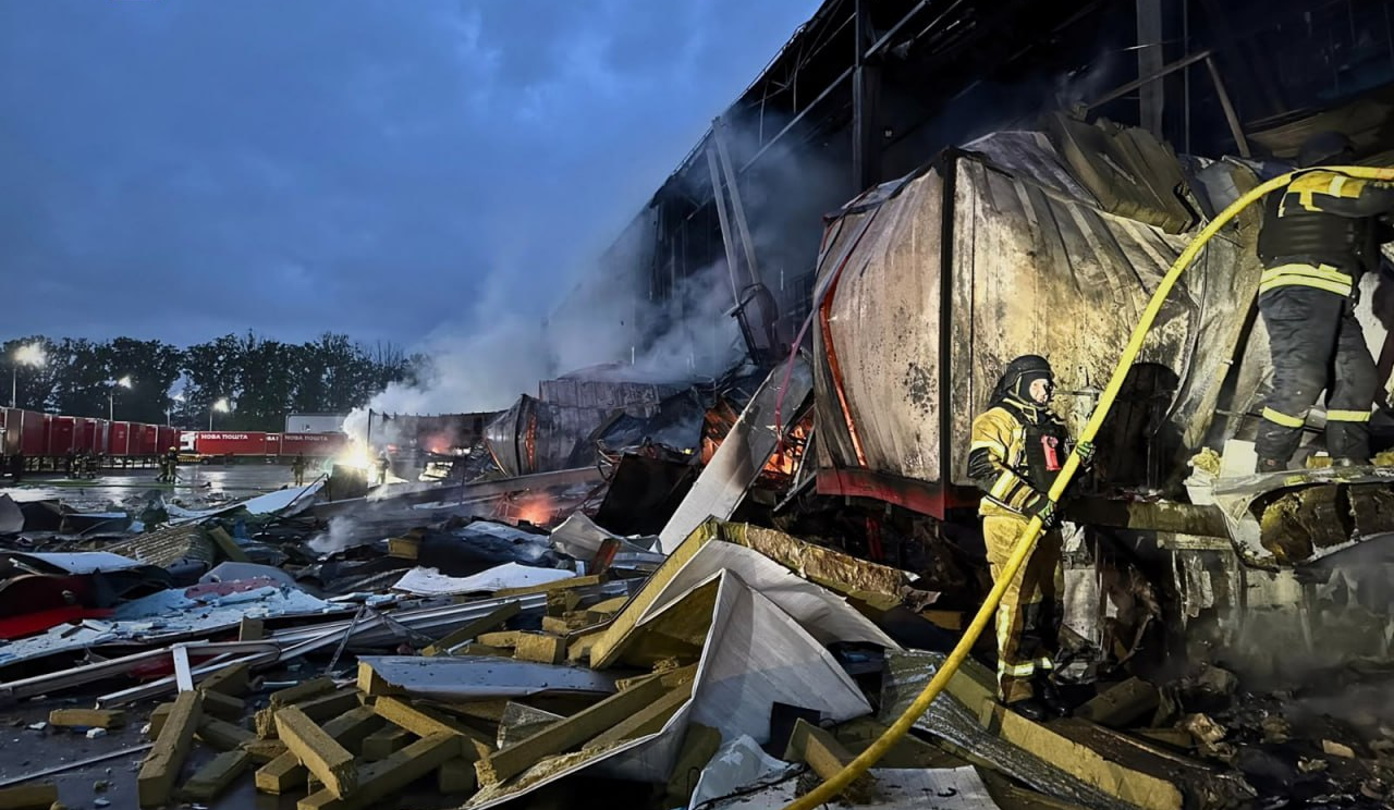 У Києві росіяни знищили найбільший інноваційний термінал Нової пошти: деталі
