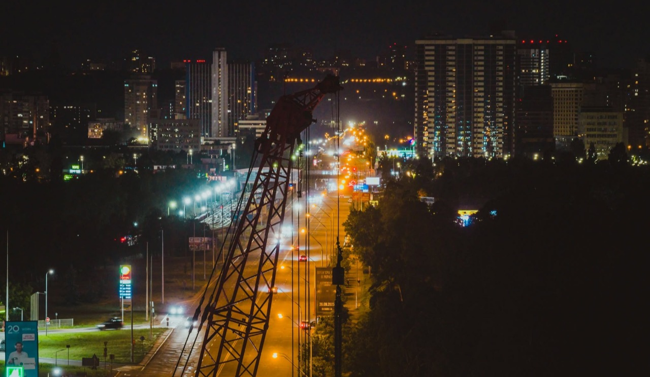 У Києві цілодобово ремонтують шляхопровід біля "Чернігівської": фото та подробиці