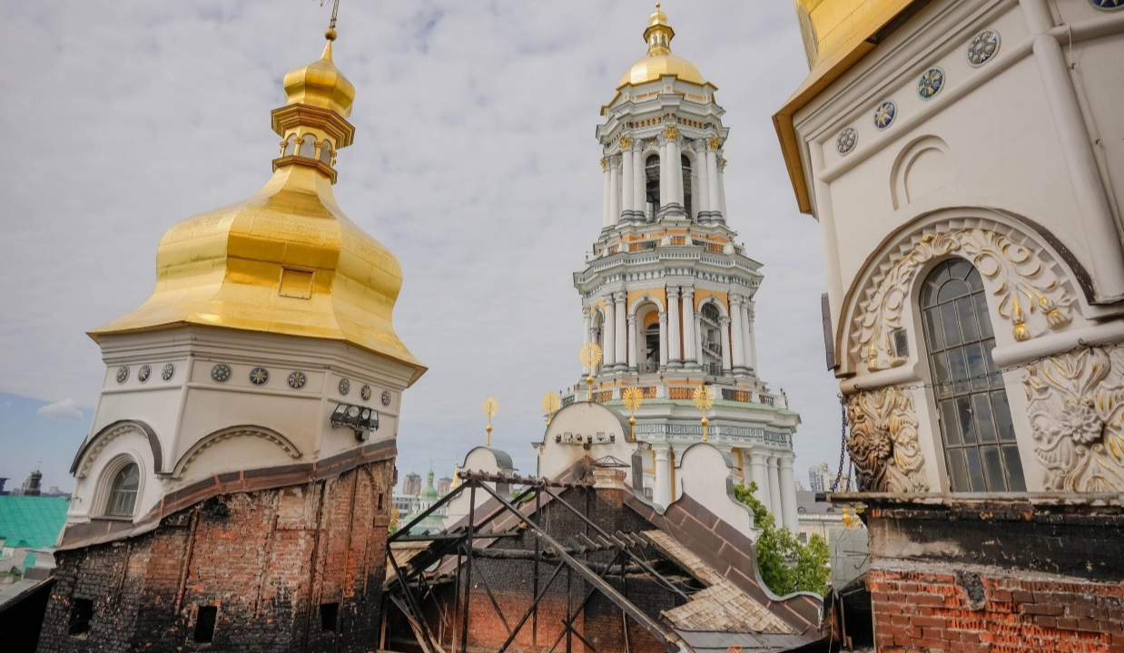 Греція готова допомогти з відновленням Києво-Печерської лаври