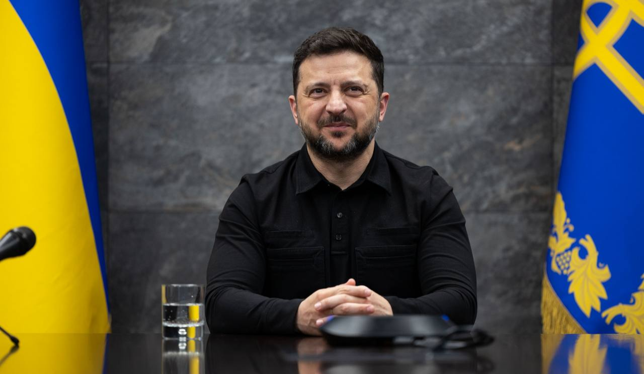 Володимир Зеленський відправив Орден Білого Орла до Польщі Новою поштою