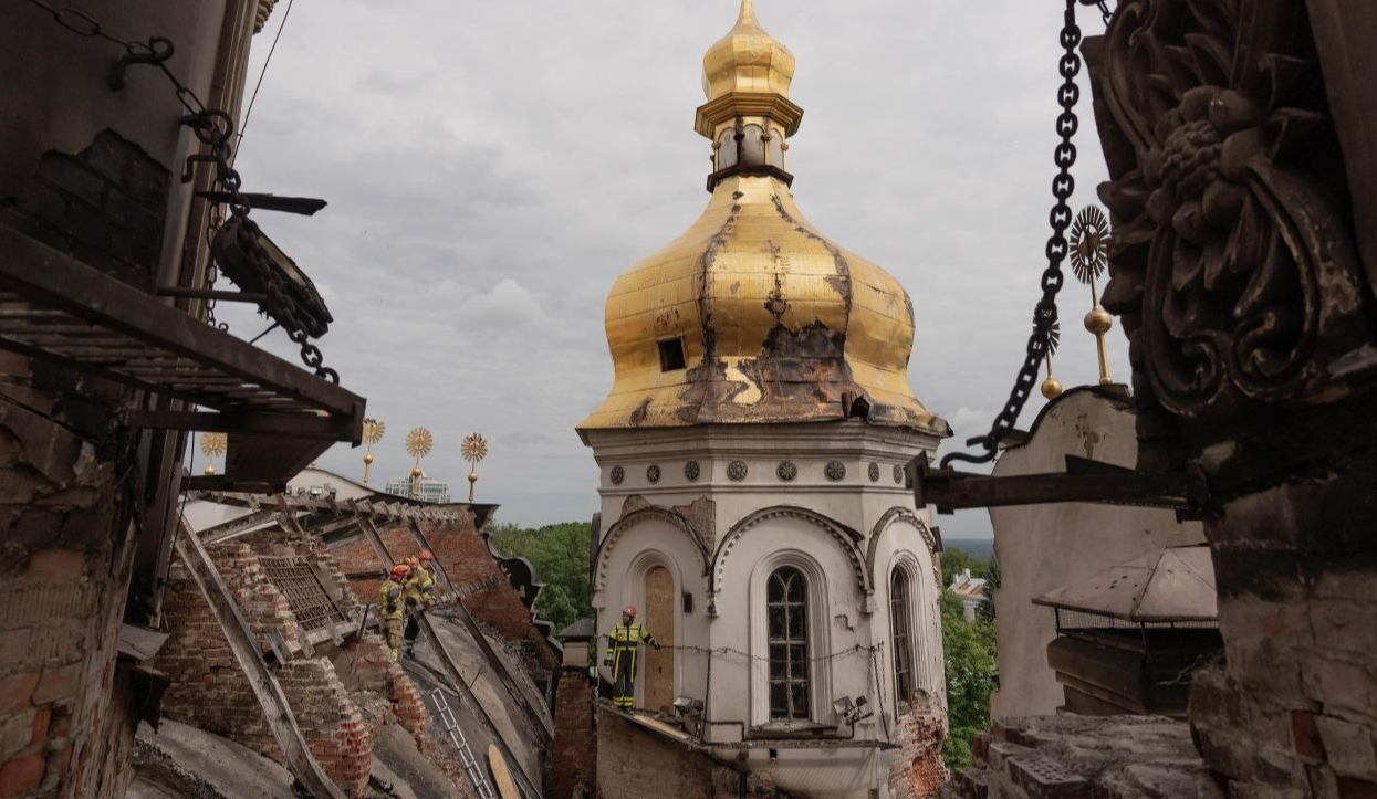 Києво-Печерська лавра частково відновлює роботу після російського обстрілу