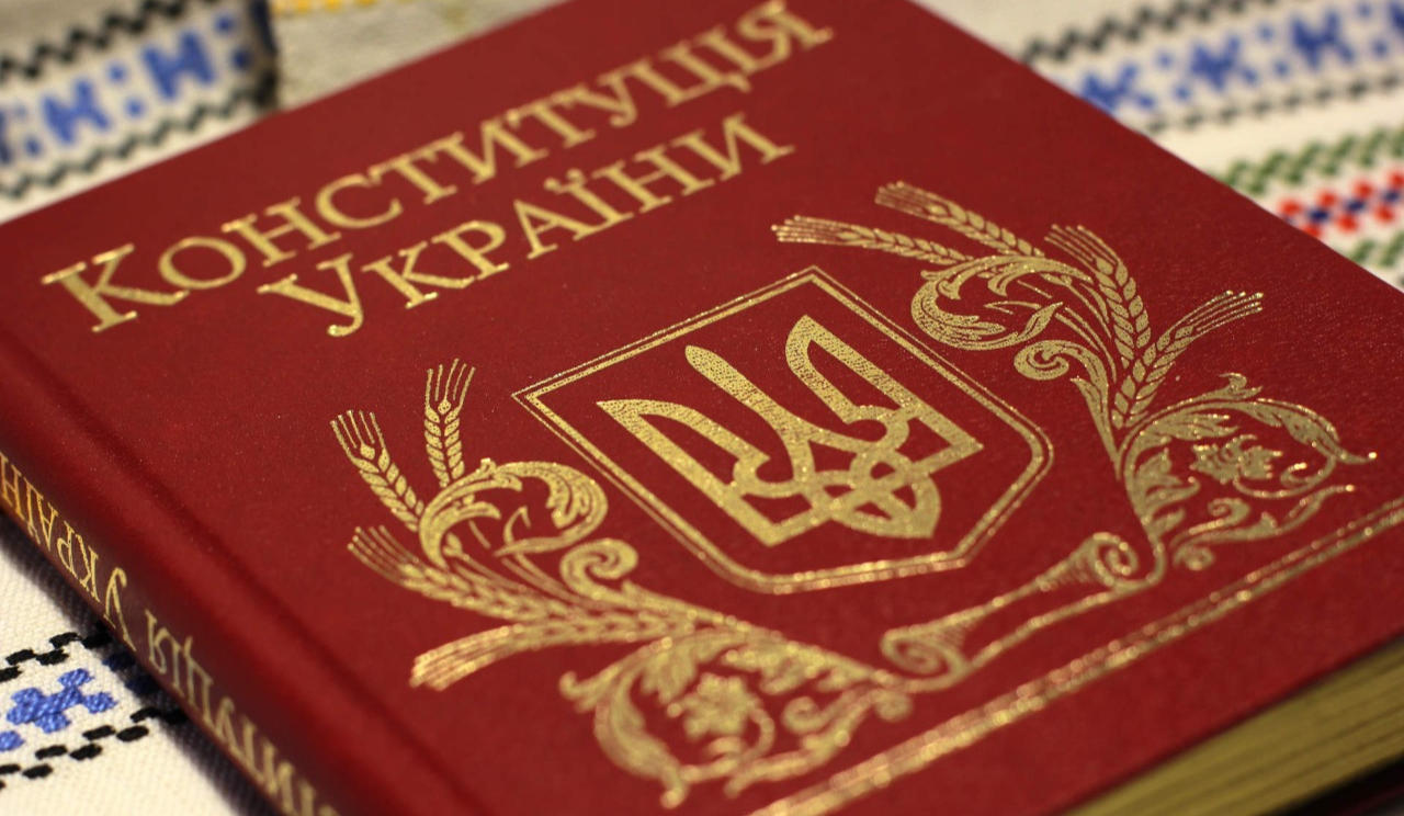 Конституцію України вперше переклали жестовою мовою