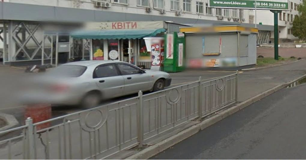 Біля станції метро "Тараса Шевченка" у Києві замість МАФів облаштували мінісквер: фото