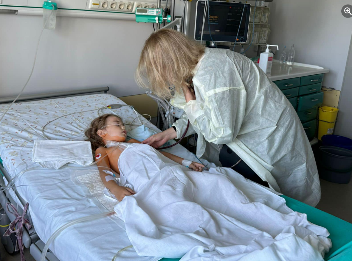 У Києві вперше провели трансплантацію серця 6-річній дівчині