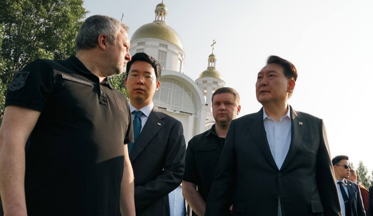 Президент Південної Кореї приїхав до Києва. відвідав Бучу та Ірпінь: фото