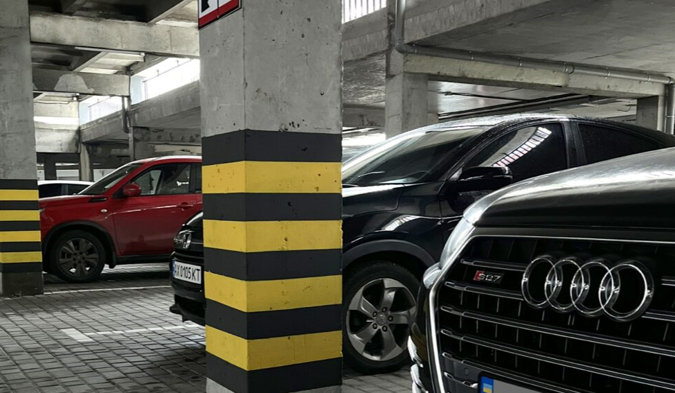 Затоплення авто у підземному паркінгу ЖК Victory: чому влада не компенсує збитки