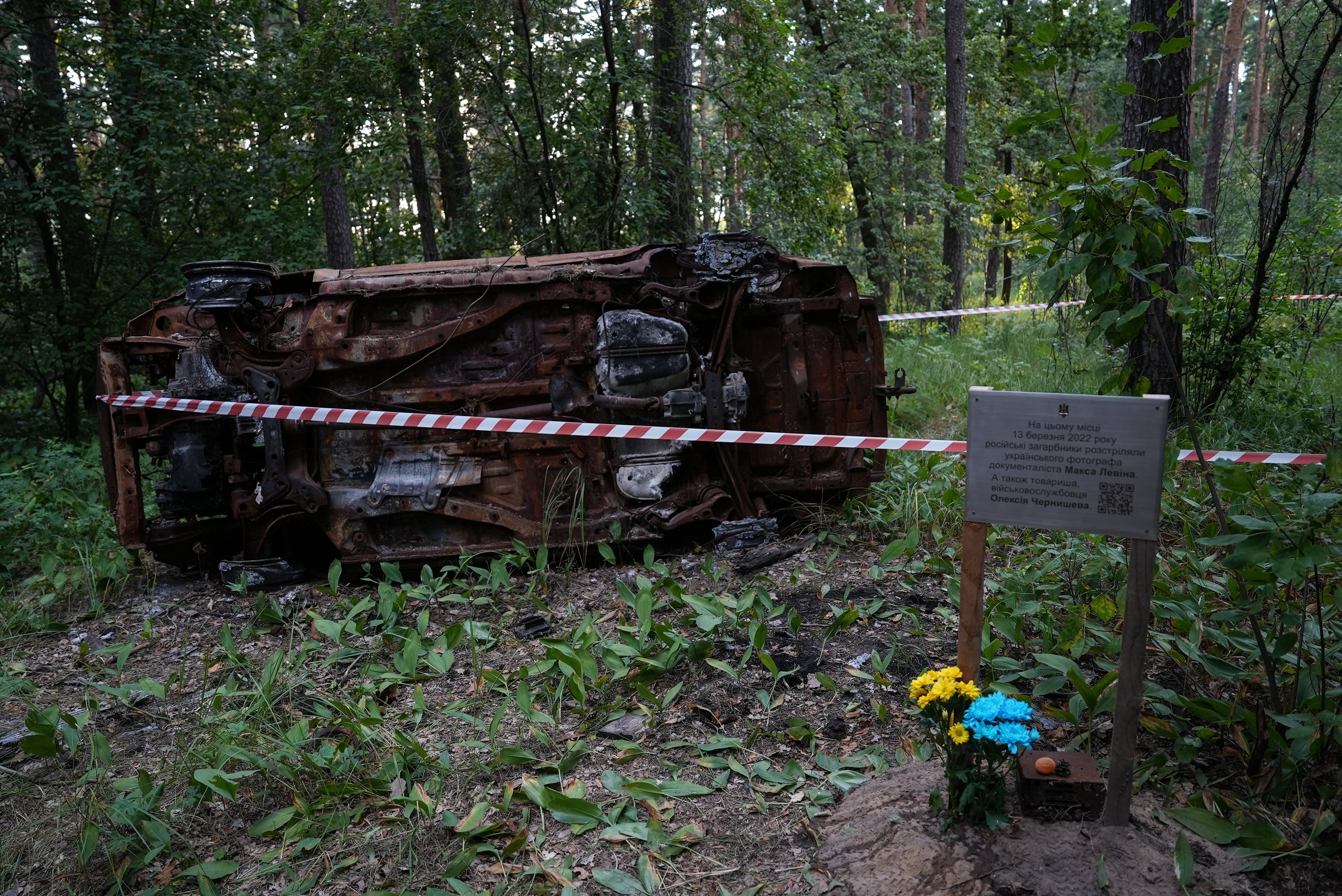 На Київщині, на місці вбивства російськими окупантами фотографа-документаліста Макса Левіна встановили меморіальну табличку.