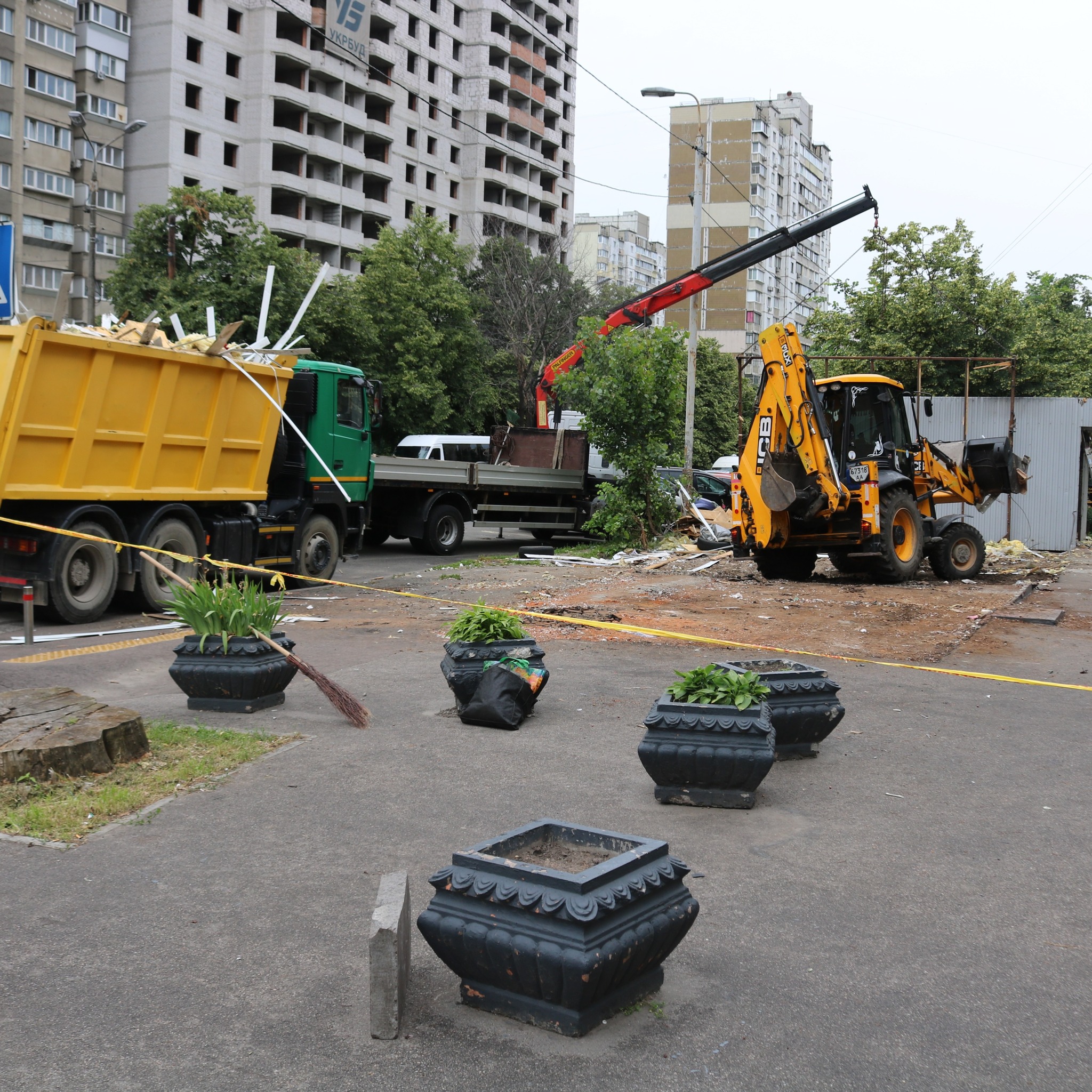 Біля станції метро "Житомирська" у Києві завершили демонтаж МАФів: фото