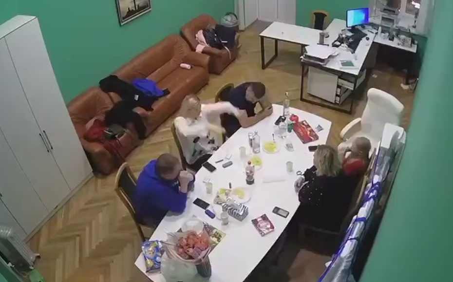 Кадр з відео "п'яних" вечірок Марини Радової