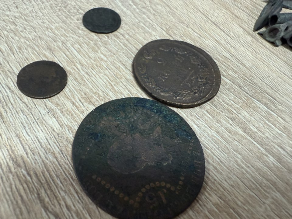 Київська митниця передала культурні цінності музеям у Батурині та Чернівцях: фото