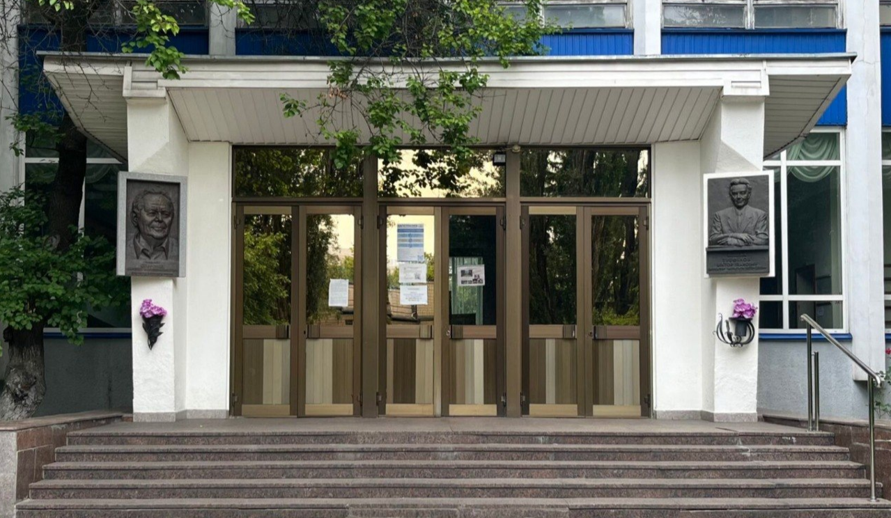 Суд зупинив незаконну забудову землі Інституту НАН у Києві: подробиці