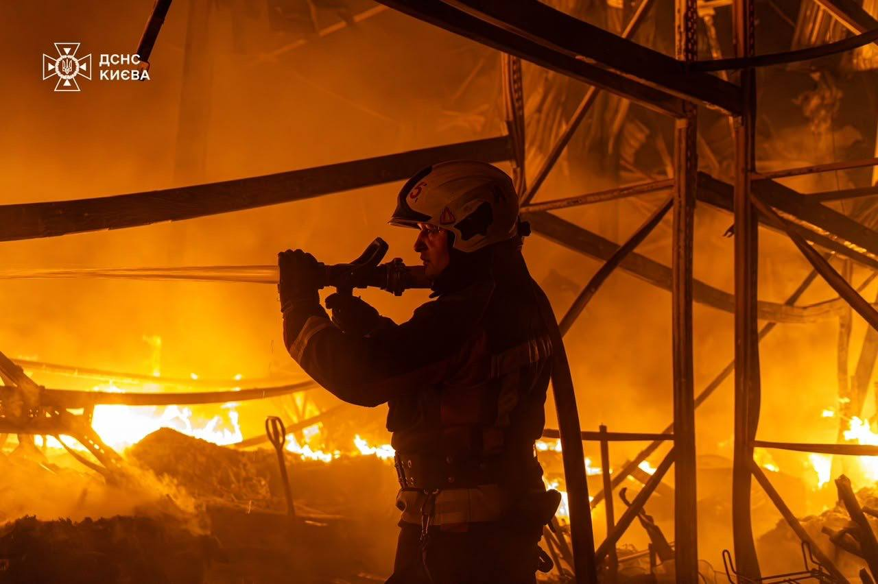Фото: ДСНС Києва Вночі 16 липня 2026 року росіяни завдали ракетного удару по Києву: є загиблі