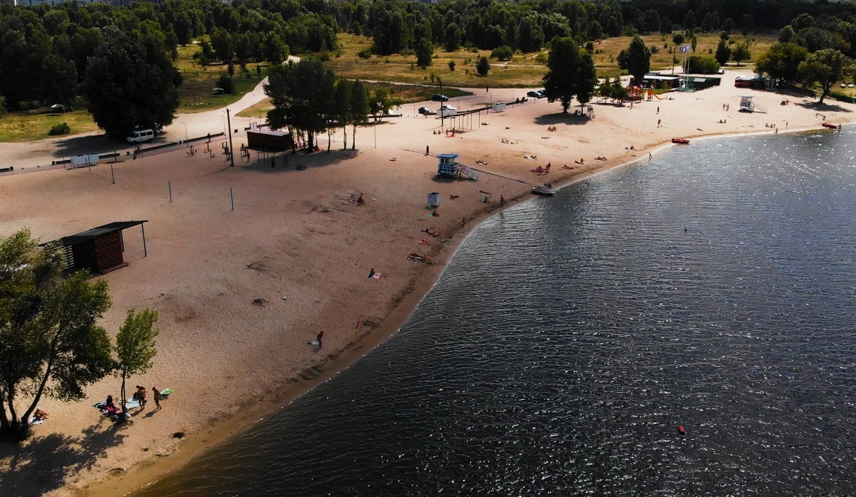 У Києві перевірили якість води на пляжах: де радять бути обережними
