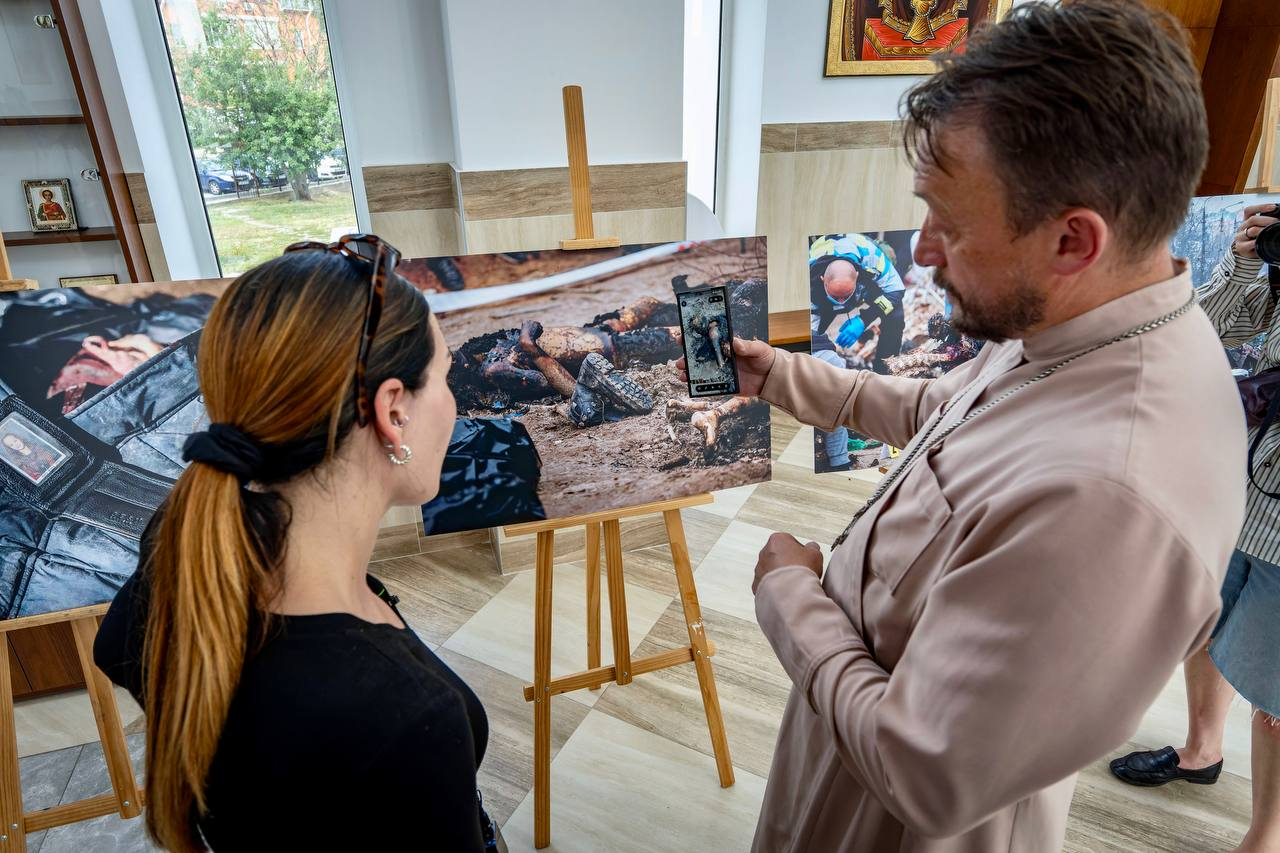 Американська політична активістка і блогерка Лора Лумер відвідала Бучу