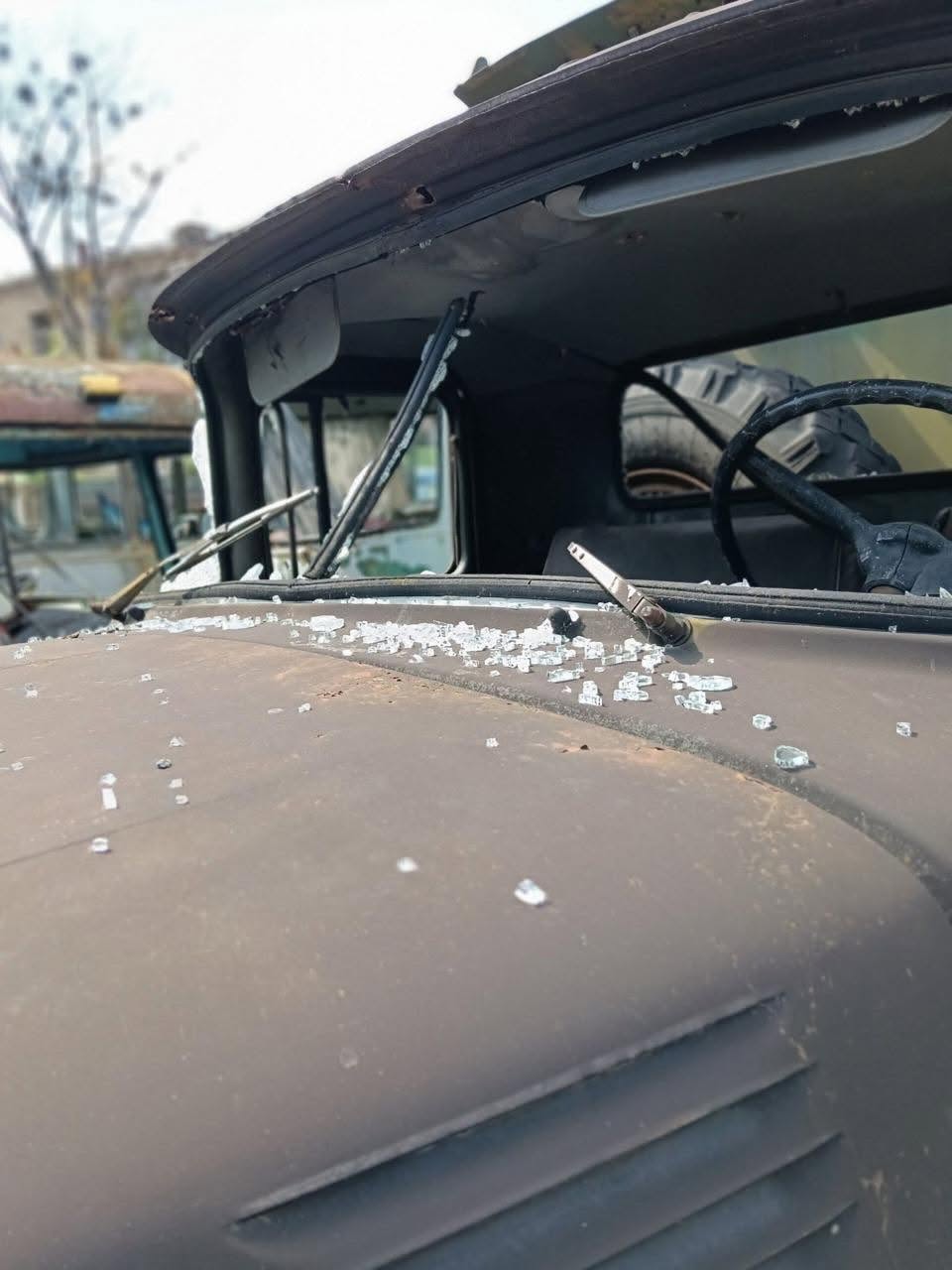 Кіностудія Довженка показала, що залишилось від костюмного цеху після російського удару Кіностудія Довженка показала, що залишилось від костюмного цеху після російського удару