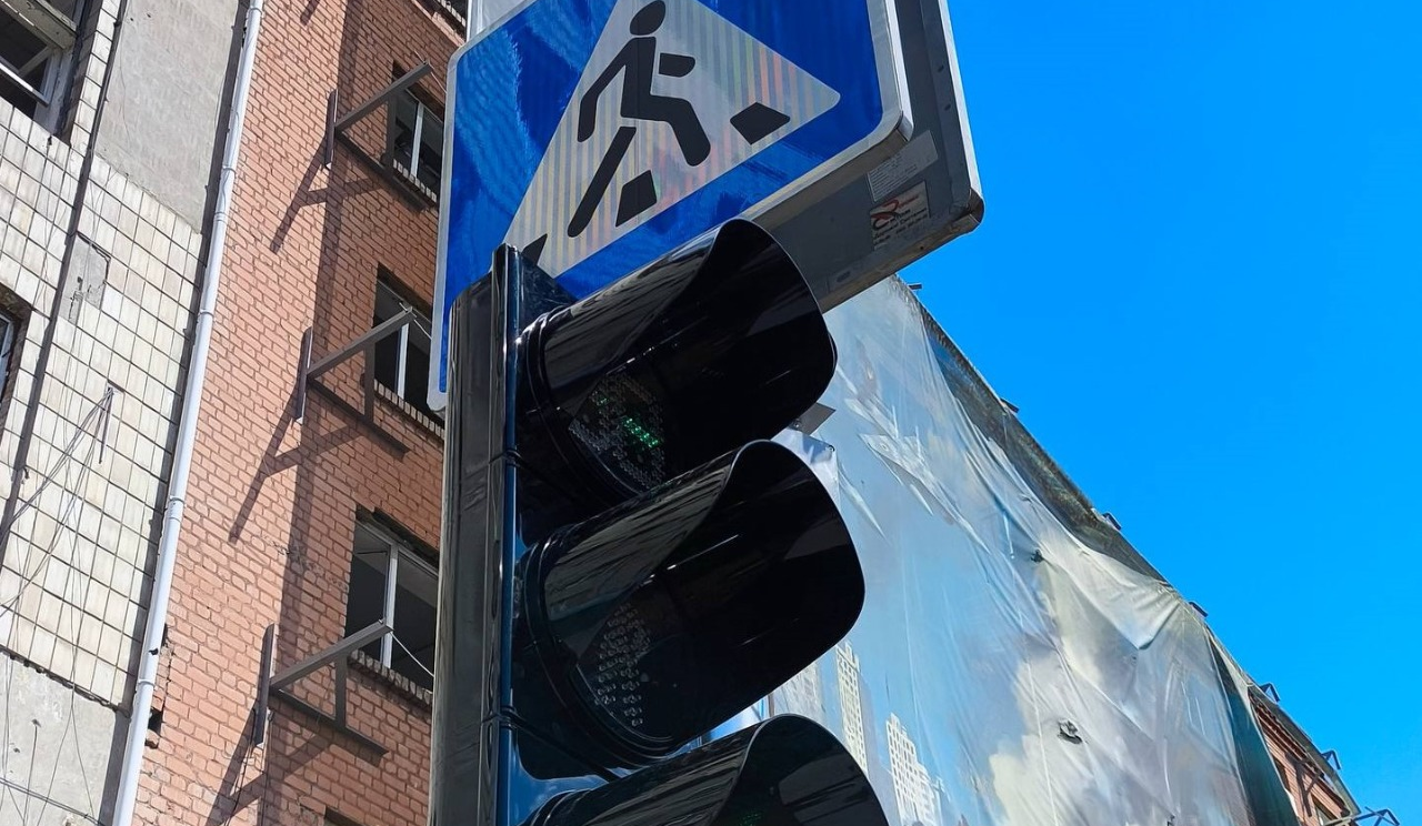 На наземному переході біля метро "Лук’янівська" запрацювали світлофори: деталі