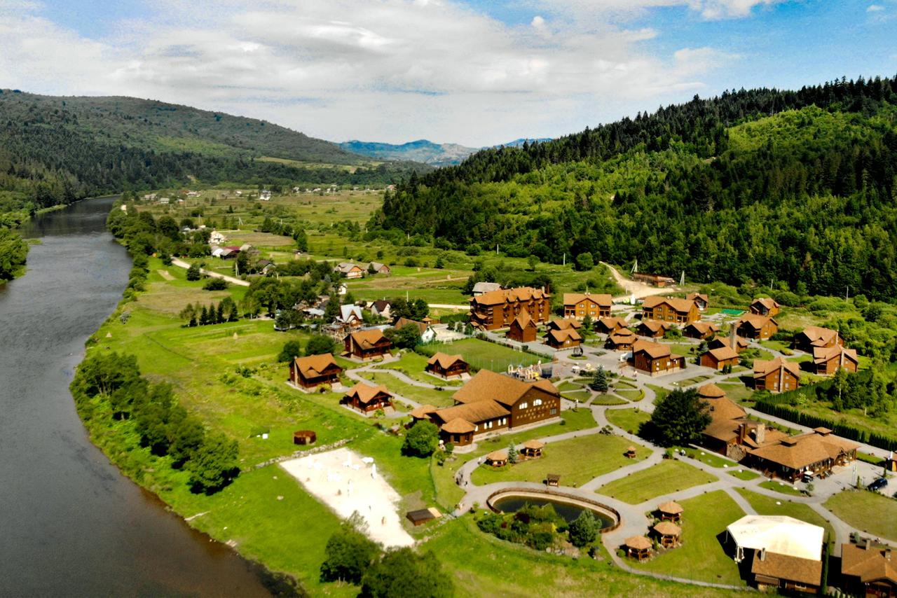 TAOR Karpaty Resort & Spa: SPA-готель і котеджі в Карпатах