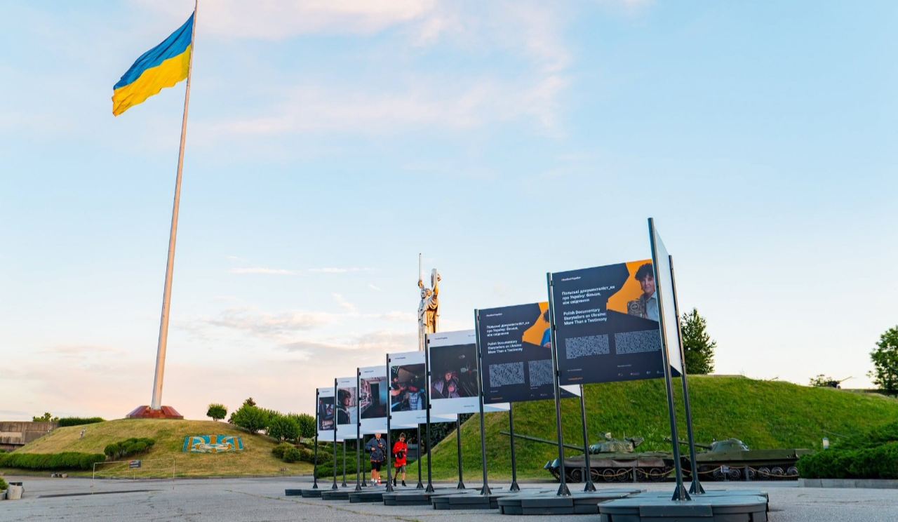 У Музеї війни відкрили виставку про евакуацію цивільних з прифронтових міст: фото