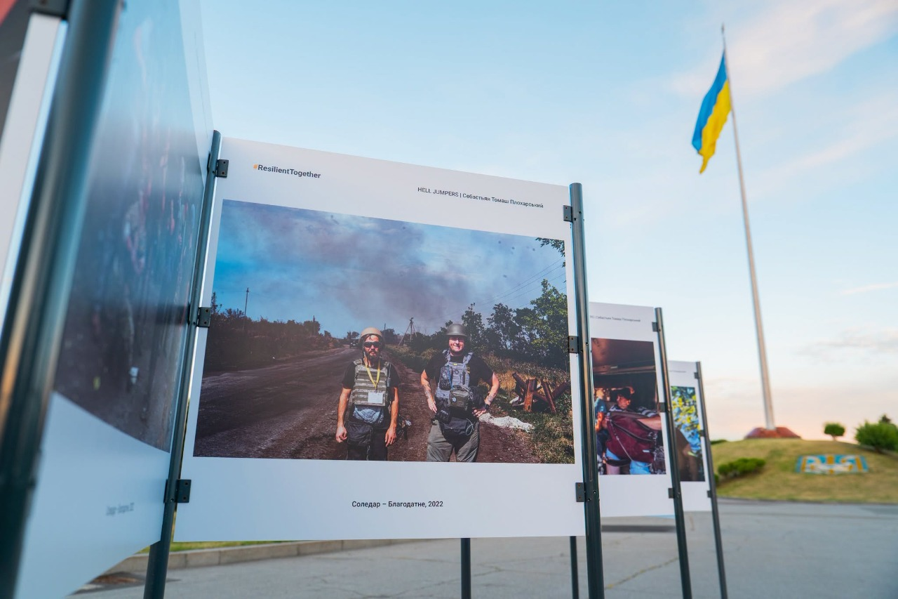 В Києві у Музеї війни відкрили виставку про евакуацію цивільних з прифронтових міст