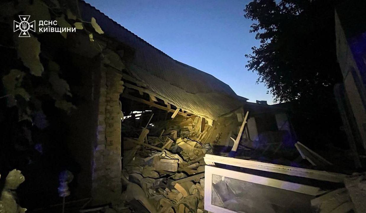 Є руйнування та постраждалі: наслідки чергової ворожої атаки на Київщину