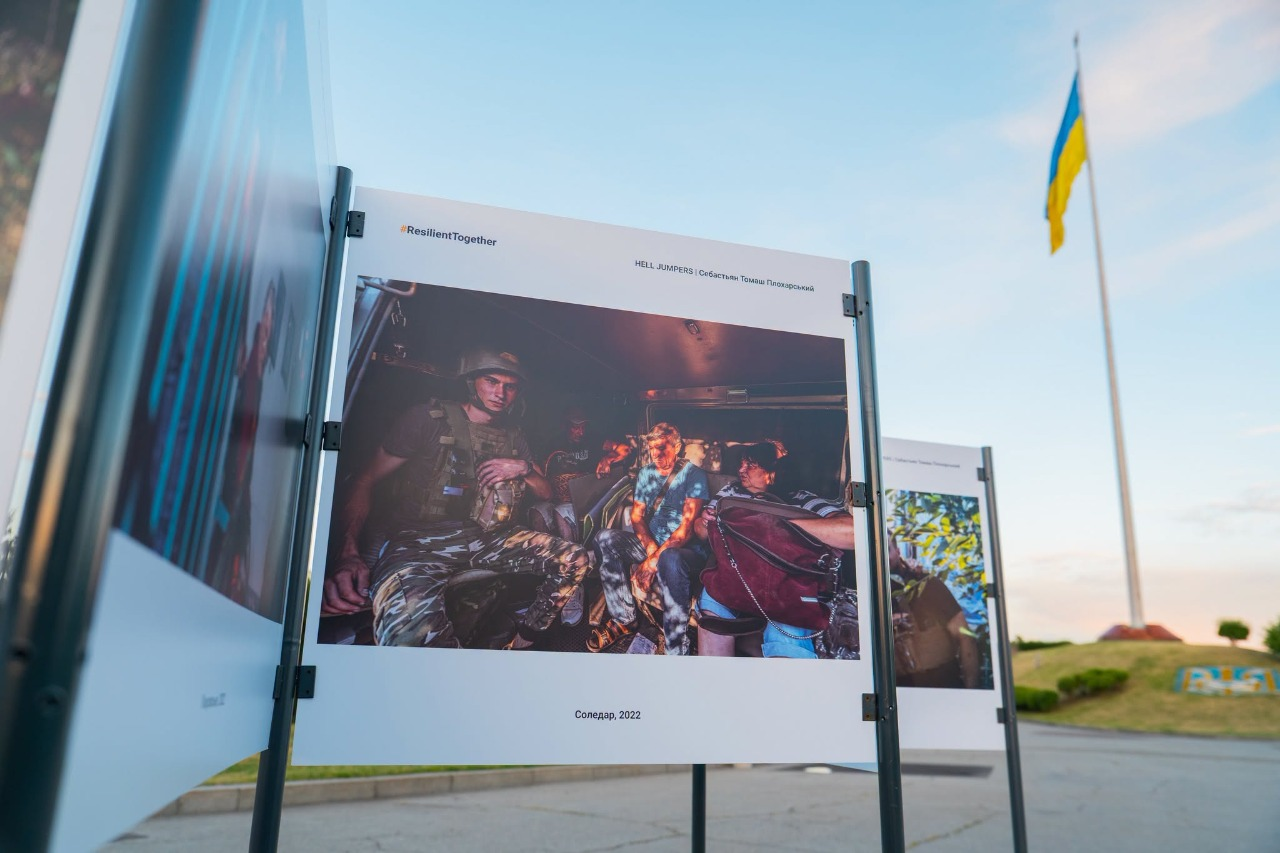 В Києві у Музеї війни відкрили виставку про евакуацію цивільних з прифронтових міст