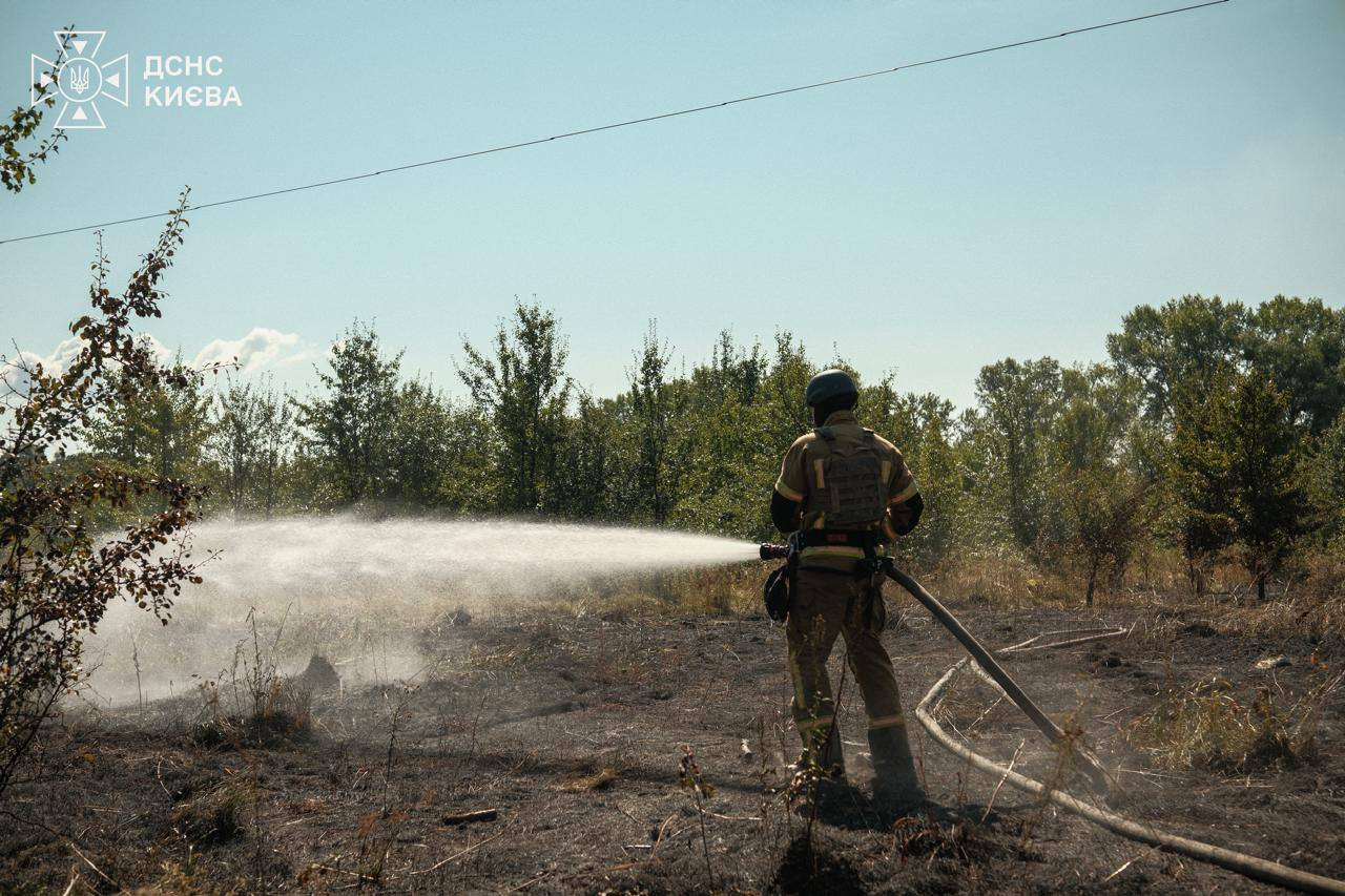 Київ та область вкотре атакували ударними дронами: що відомо про наслідки