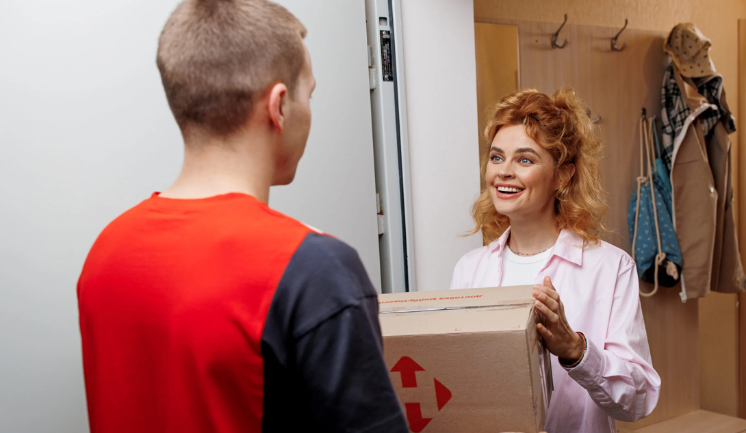 Нова пошта в Литві запустила послугу кур'єра: як відправити посилку