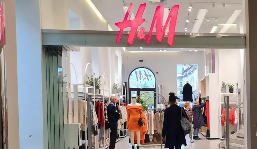 H&M офіційно повертається до України: коли відкриють перші магазини