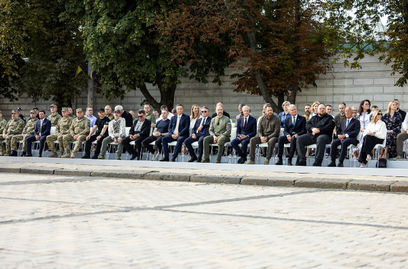 У центрі Києва відбулись урочисті заходи до Дня Незалежності: фото