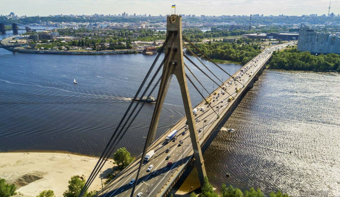 На Північному мосту до вересня обмежать рух транспорту: причина