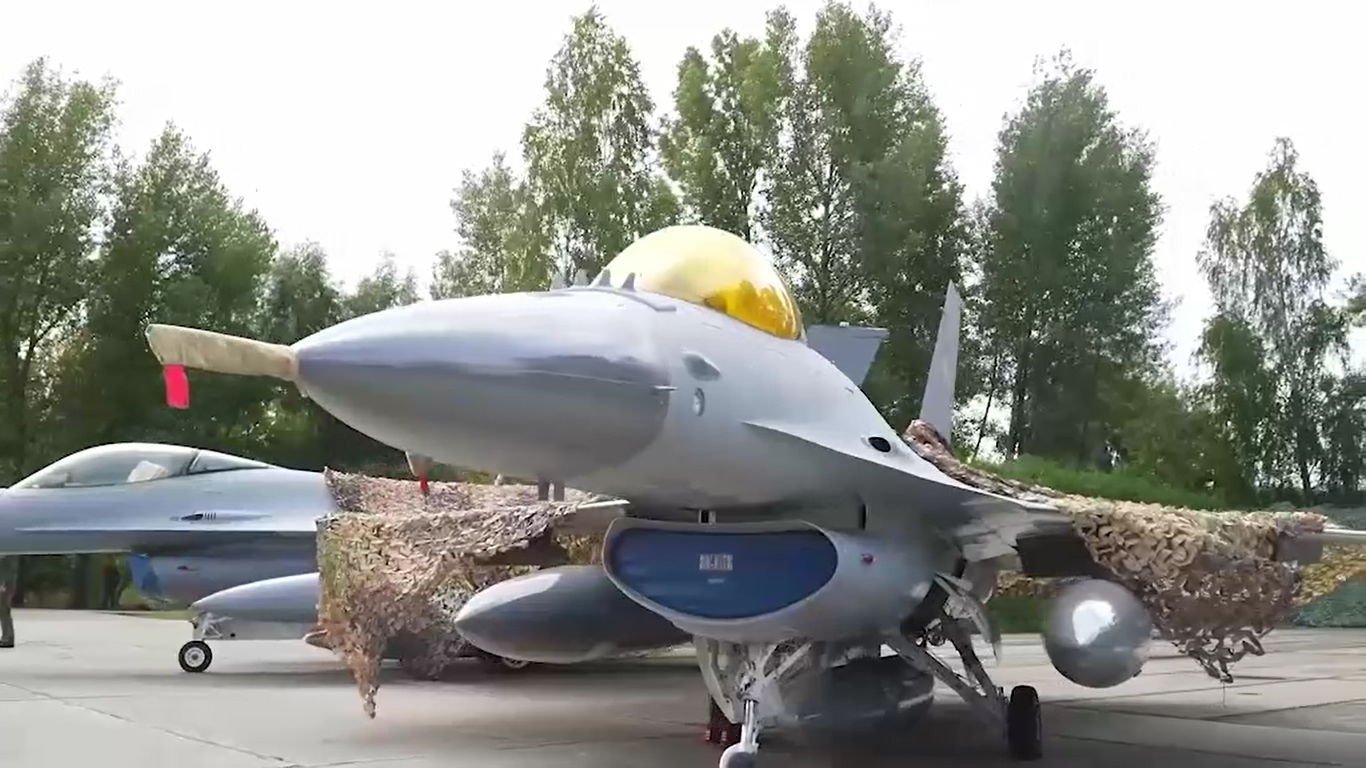 Винищувачі F-16 офіційно вже в Україні