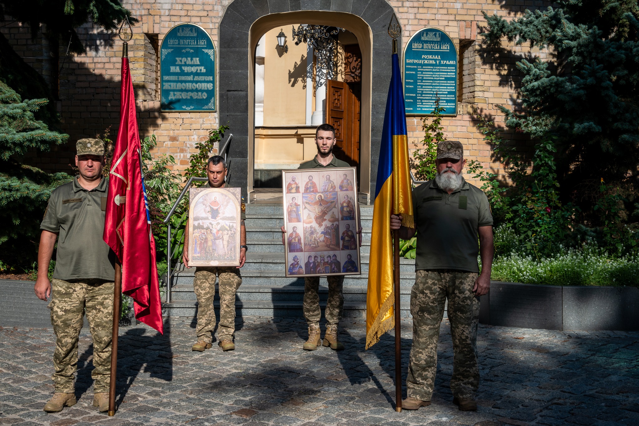 У церкві Живоносне Джерело на території Нижньої лаври Національного заповідника “Києво-Печерська лавра” відкрився військовий храм: фото