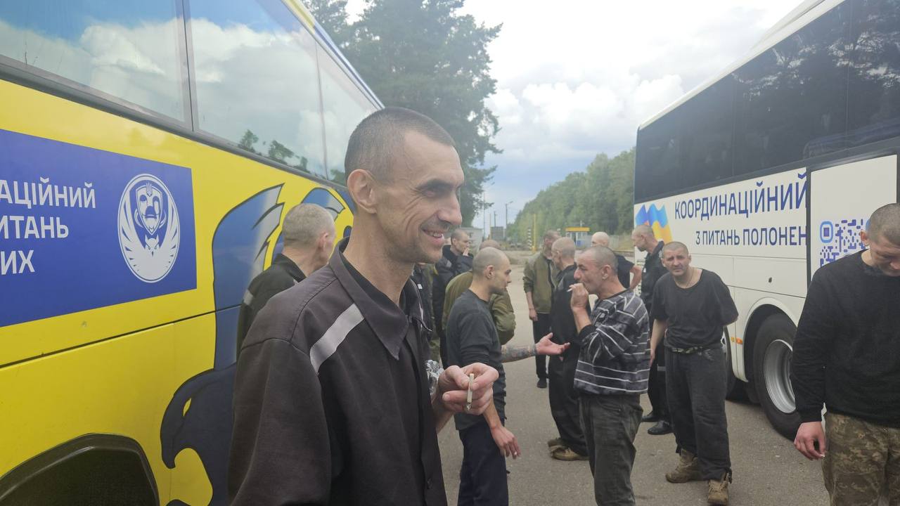 На День Незалежності України відбувся обмін військовополоненими: фото