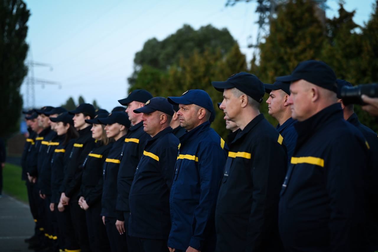 Рятувальники Київщини отримали нову техніку та мобільні штаби: фото