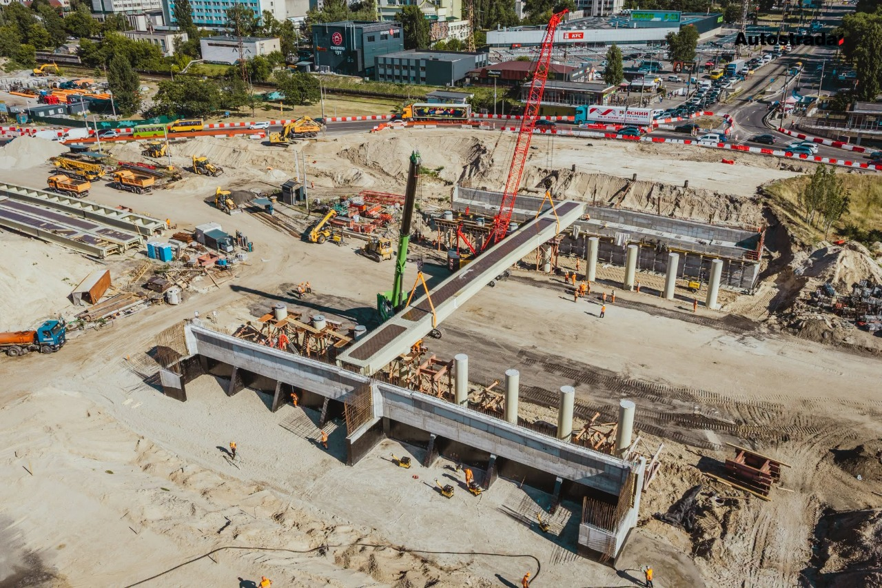 Фото: Autostrada Цілодобовий ремонт шляхопроводу біля "Чернігівської" у Києві: що вже зробили