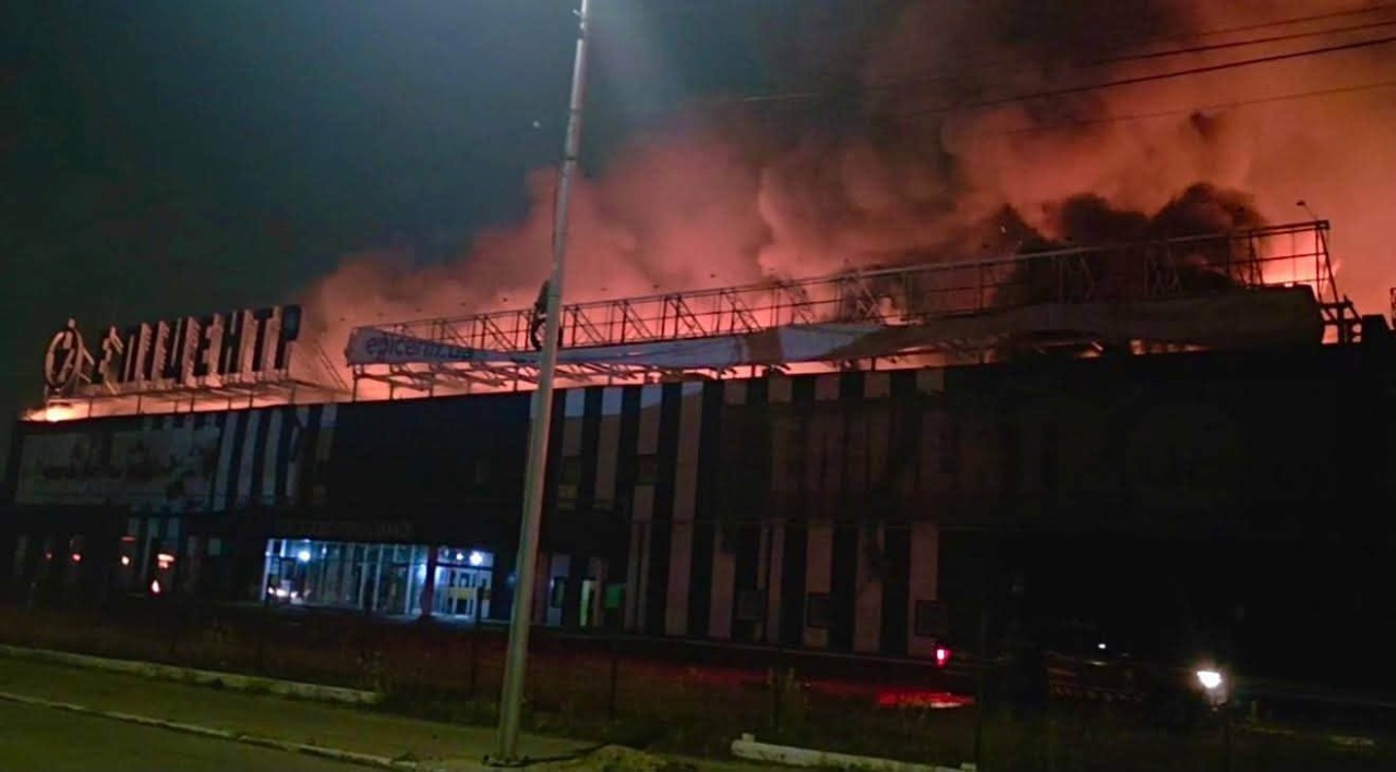 У Києві зруйнували логістичний центр "Епіцентру" і сортувальний центр Нової пошти