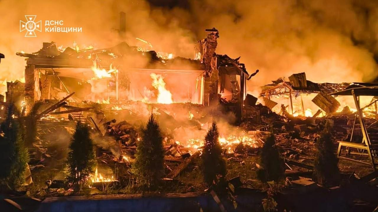 Вночі 8 серпня 2026 року росіяни обстріляли Київ і область: є загиблі та поранені