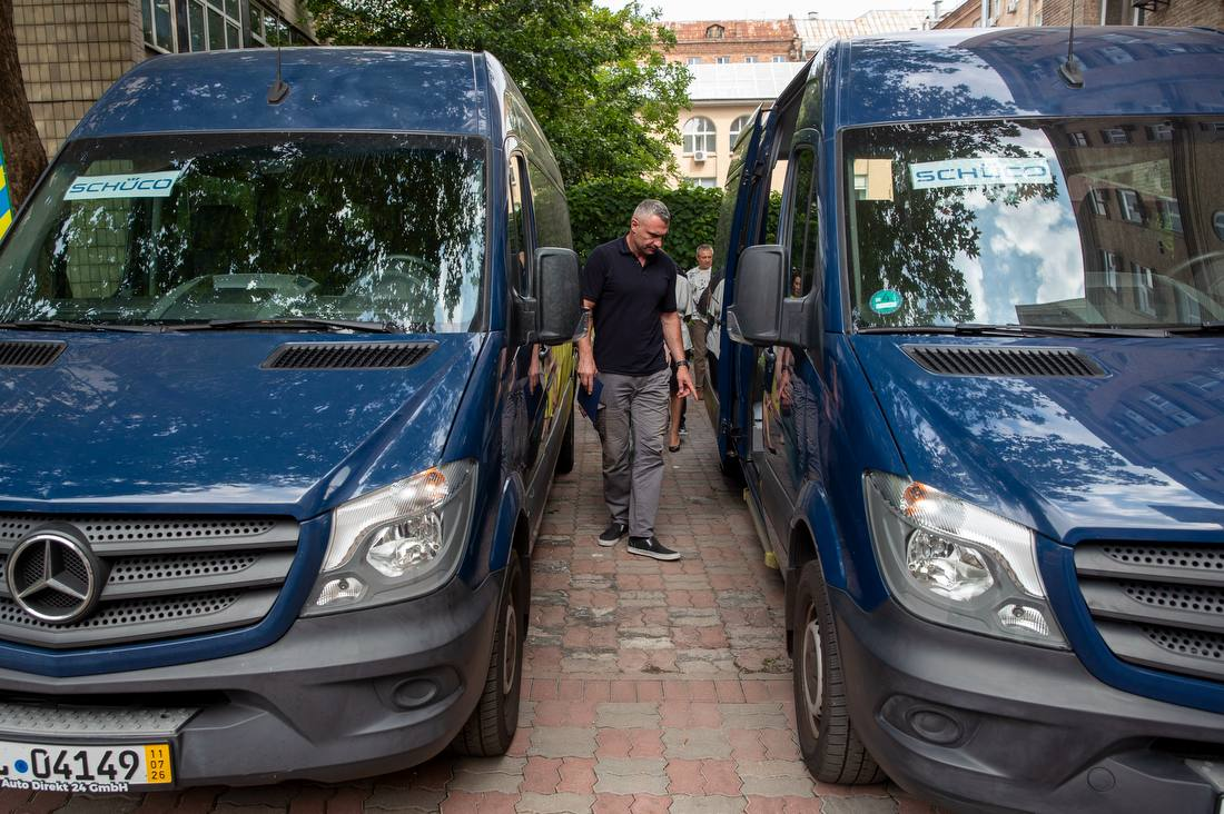 Київ отримав мікроавтобуси для перевезення людей з інвалідністю: деталі